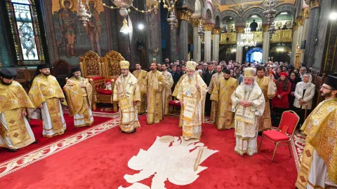 Naşterea Domnului la Patriarhie | Mântuitorul Hristos a venit să mântuiască lumea şi să sfinţească întreg Universul, spune Patriarhul României