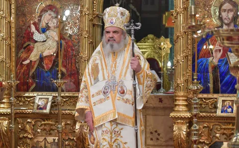 Iisus este prieten cu cei săraci, solidar cu străinii exilaţi sau refugiaţi, apropiat de cei marginalizați şi dispreţuiţi, spune Părintele Patriarh Daniel