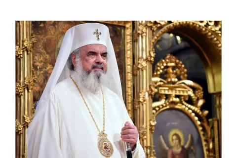 Numai rugăciunea smerită este temelia vieţii şi creşterii spirituale a omului, spune Părintele Patriarh