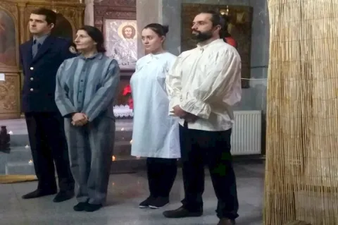 „Osânda Cărţilor”. Spectacolul de teatru dedicat Centenarului Marii Uniri a fost pus în scenă în Biserica din Filipeştii de Târg