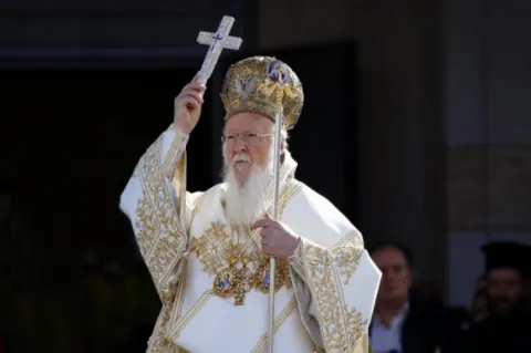 Patriarhul Ecumenic va participa la sfinţirea Catedralei Naţionale, anunţă Patriarhul Daniel