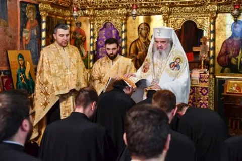Hirotesii în duhovnic la Reședința Patriarhală. PF Daniel: „Duhovnicul este medic sau doctor de suflete”