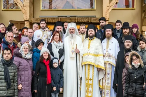 „Rugăciu­nea şi postul schimbă foamea şi setea fizică în foame şi sete duhovnicească după iubirea lui Dumnezeu”, spune Patriarhul Daniel