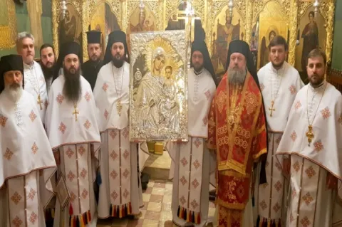 În Joia Mare, PS Timotei Prahoveanul a sfinţit copia icoanei Iordăniţa
