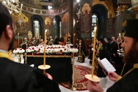 Prohodul Domnului la Patriarhie. PS Varlaam a oficiat slujba Deniei din Vinerea Mare