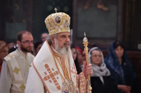 Părintele Patriarh a vorbit la Vecernia din ziua de Paști despre bucurie și pace
