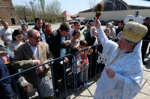 PS Varlaam la sfinţirea apei: Biserica întemeiată de El pe muntele Golgotei este izvor de vindecare pentru noi