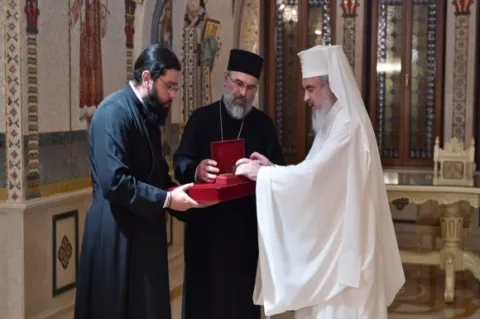 Moaște de sfinți români pentru diaspora din Canada. Darul a fost oferit de Patriarhul Daniel