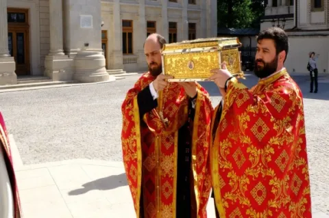 Vecernie | Moaștele Sf. Efrem cel Nou au fost aduse în Catedrala Patriarhală