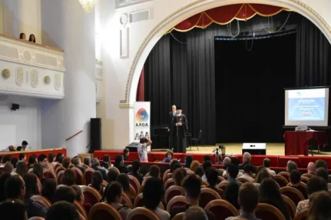 Episcopul Varlaam la Gala Olimpicilor APOR: Religia în școală se află la ea acasă