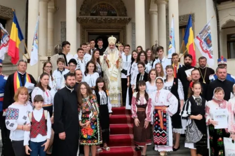 Patriarhul României i-a premiat pe câştigătorii concursului „Unirea: libertate şi unitate”