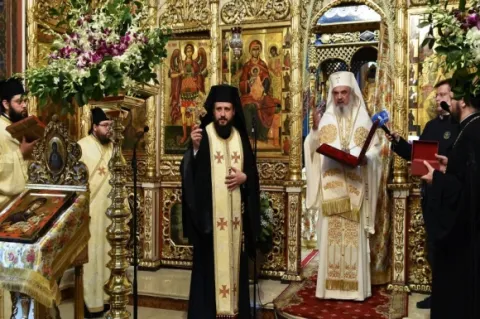 Patriarhul României: Persoanele Sfintei Treimi nu pot fi gândite de noi decât printr-o analogie