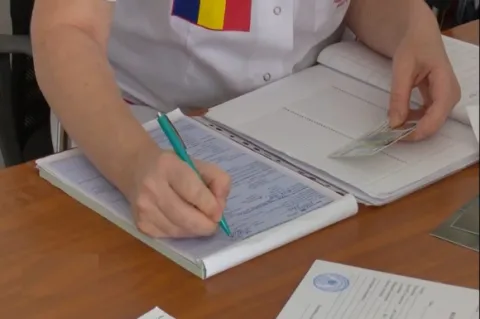 Peste 30 de paciente din Glina au fost beneficiarele celei mai noi ediţii a Campaniei de „Prevenire și Depistare a Cancerului de Col Uterin”