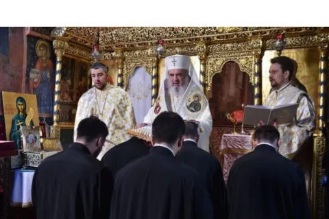 Preotul nu se mântuiește singur, ci împreună cu cei pe care îi păstorește, spune Patriarhul Daniel
