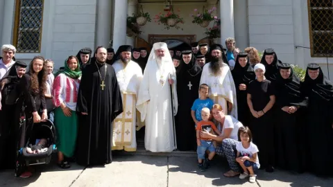 Ura, dezbinarea, vrajba dezumanizează, atrage atenția Patriarhul României