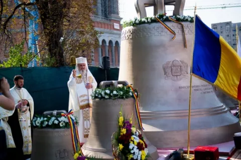 Clopotele reprezintă glasul lui Dumnezeu care ne cheamă la rugăciune – Patriarhul Daniel