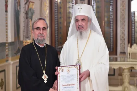 Pr. Prof. Ștefan Buchiu a primit Crucea Patriarhală