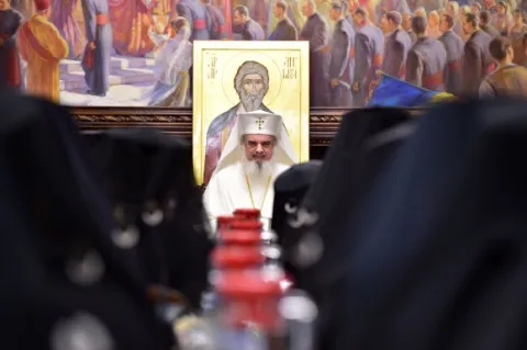 Ce hotărâri au adoptat ierarhii români reuniți în sinod?