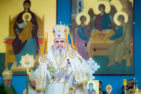 Zeci de mii de credincioși la Hramul Catedralei Patriarhale. „Pelerinajul ne arată că suntem călători, trecători pe pământ”