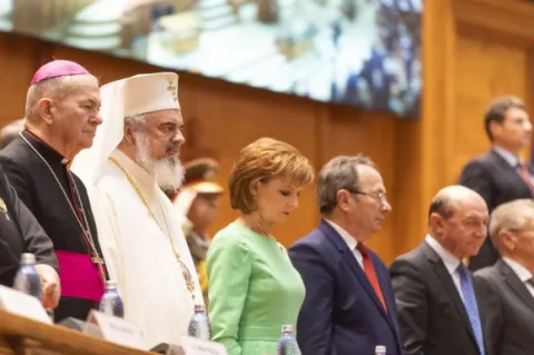 Patriarhul Daniel a participat la şedinţa solemnă a Parlamentului României dedicată Centenarului Marii Uniri