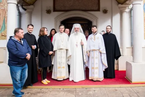 Sfinţii Îngeri vestesc în timp voia lui Dumnezeu cel veşnic pentru mântuirea oamenilor – Patriarhul Daniel