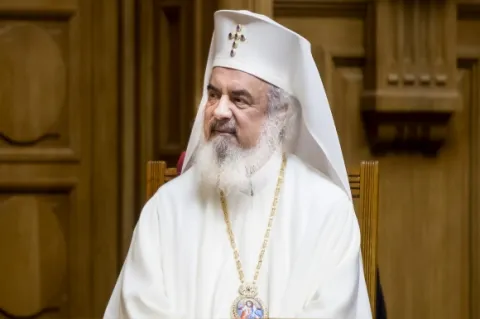 Patriarhul Daniel la Spectacolul Sf. Nicolae în mijlocul copiilor: valorile dărniciei și ale viețuirii sfinte