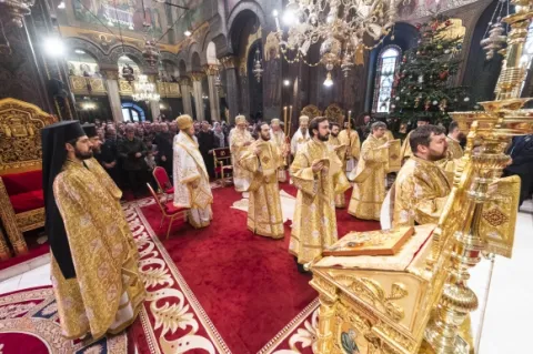 Patriarhul României: Sărbătoarea Naşterii Domnului ne descoperă iubirea nesfârşită a lui Dumnezeu faţă de oameni
