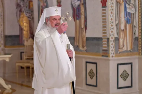 În Ajunul Bobotezei, Părintele Patriarh a recomandat utilizarea corectă a termenilor legați de sfințirea apei