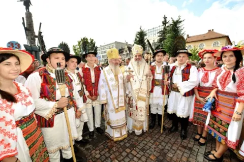 Patriarhul Daniel îl felicită pe Mitropolitul Andrei la împlinirea a șapte decenii de viață, numindu-l „ctitor harnic şi păstor dinamic”