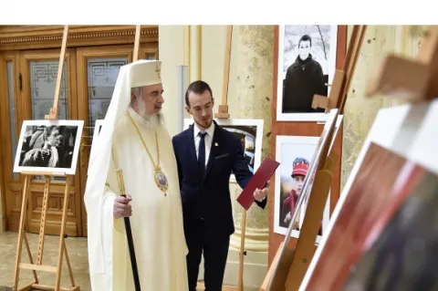 Recomandările Patriarhului Daniel către fotografii pasionați de satul românesc: Trebuie urmărită legătura cu natura