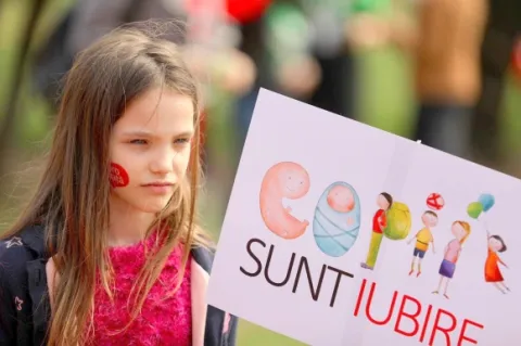MPV 2019: Mii de bucureşteni au apărat viața copiilor nenăscuți. Ce a spus mama care a purtat trei sarcini în scaun rulant