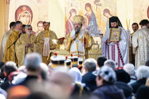 PS Timotei Prahoveanul despre procesiunea de la Icoanei: Pune în lumină faptul că sunt mulţi oameni care doresc să trăiască veşnic