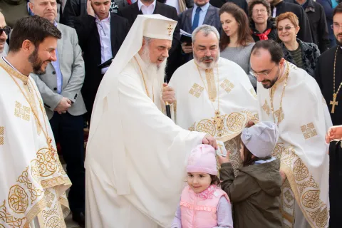 Catedrala Sf. Spiridon – Nou | Patriarhul României despre „Semnul biruinței asupra păcatului, iadului și morții”