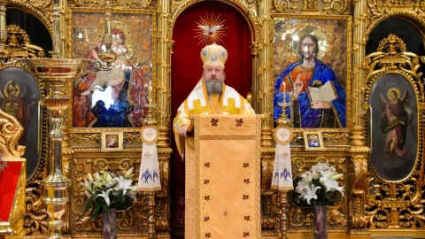 De câte ori cădem sub povara feluritelor Cruci, să ne ridicăm! – Episcopul vicar Timotei Prahoveanul