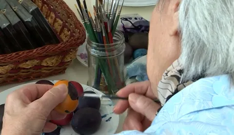 Bucurie de Paşti pentru pacienţii Centrului „Sf. Nectarie” care au primit vizita voluntarilor de la Paraclisul CMN