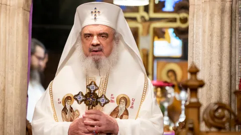 Păcătosul și bolnavul trebuie iertat și vindecat fără să fie umilit, spune Părintele Patriarh Daniel