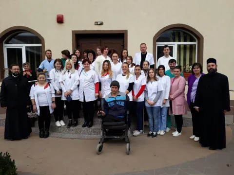 Colaborarea dintre preot, medic, farmacist și pacientul de la sat  – Modele de urmat