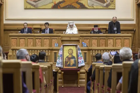 Patriarhul îndeamnă la mobilizare pentru salvarea satului românesc