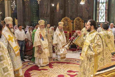 Preafericitul Părinte Patriarh Daniel a slujit de Rusalii la Patriarhie
