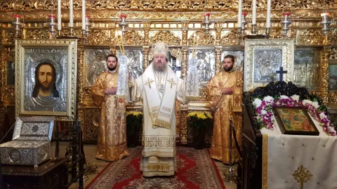 Episcopul vicar Timotei la ctitoria vornicului Samurcaş: Sfânta Treime este fundamentul credinţei noastre