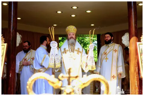 Taina Treimii se revarsă în lume creator și edificator: PS Ieronim Sinaitul la hramul Mănăstirii Radu Vodă