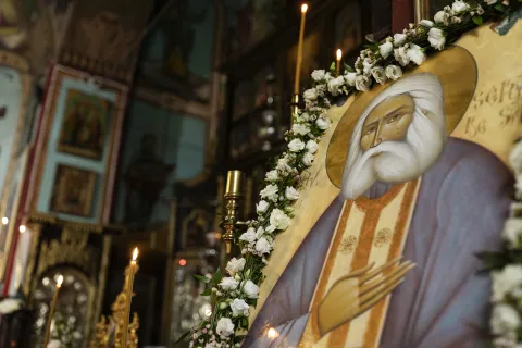 Sfântul Serafim ne îndeamnă la contemplarea lui Dumnezeu în mijlocul creației – PS Timotei Prahoveanul