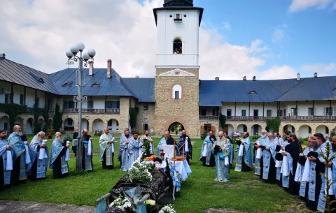 Mesajul Patriarhului Daniel la înmormântarea părintelui Tarasie Murgoci: Un monah harnic, evlavios şi curajos