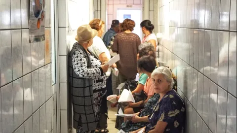 Aproximativ 100 de persoane din Comarnic au primit consultaţii medicale gratuite