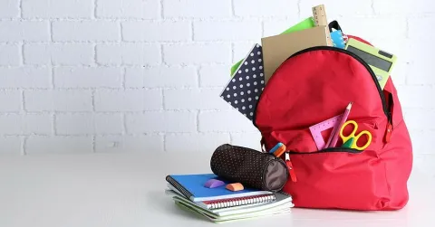 IOCC donează peste 12.000 kit-uri școlare prin Federația Filantropia