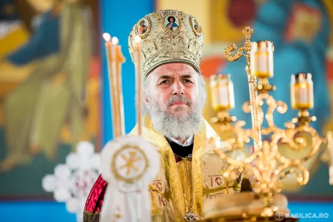 Arhiepiscopul Casian: Întâlnirea cu sfinţii nu este doar o atingere de cineva sfinţit