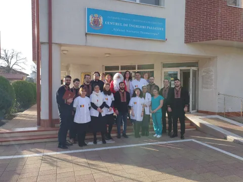 Voluntarii CMN au vestit Nașterea lui Hristos la Centrul de îngrijiri paliative „Sfântul Nectarie”