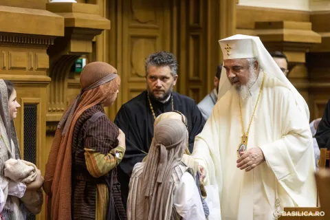 Patriarhul: Sf. Nicolae este cel mai popular sfânt în Capitală. Lumea simte iubirea lui Hristos prin oamenii milostivi