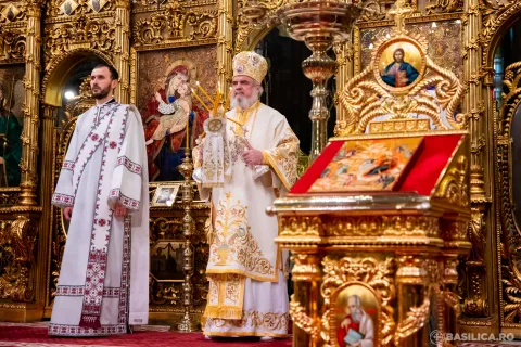 Oferim daruri Pruncului prin semenii pe care îi ajutăm, a spus Patriarhul în ziua de Crăciun