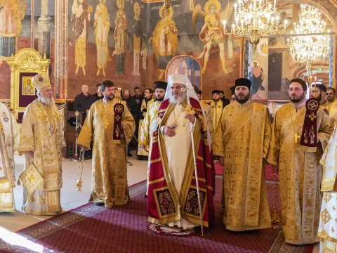 Patriarhul României îl felicită pe IPS Nifon la împlinirea a două decenii de la întronizare
